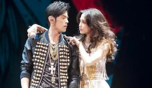 黄晓明的坚持，自己选的老婆，咬着牙也要撑到
