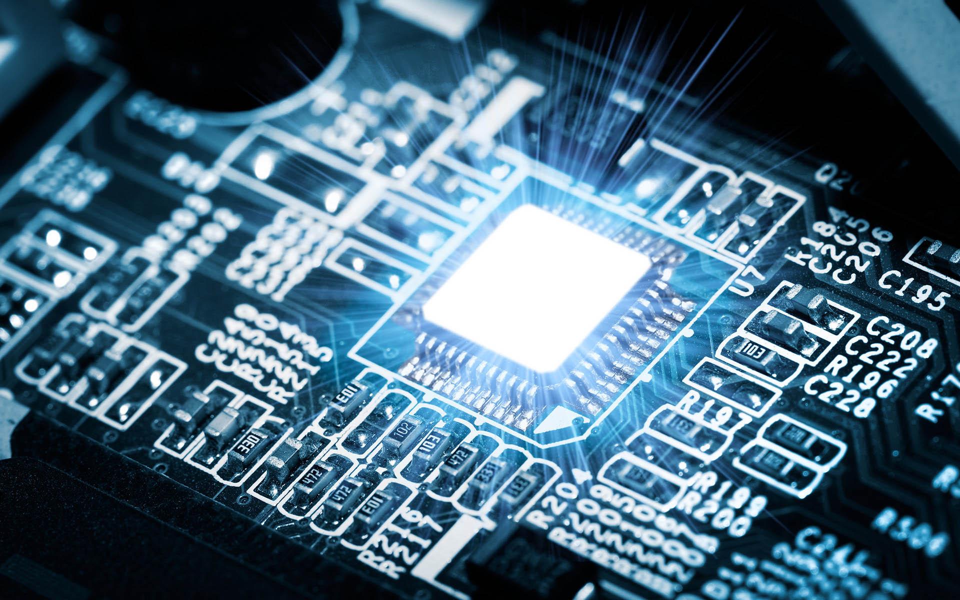 石墨烯芯片、2nm、1nm相继突破，中国院士：55nm才是当下关键