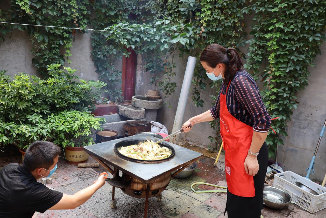 虞城县妇幼保健院院长贾晓丽：疫情无情人有情 临危不乱战疫情