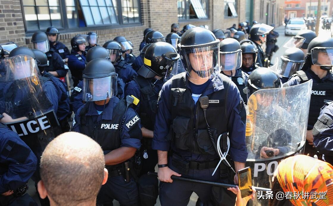 美国22个州出现骚乱，执法系统陷入瘫痪，暴力镇