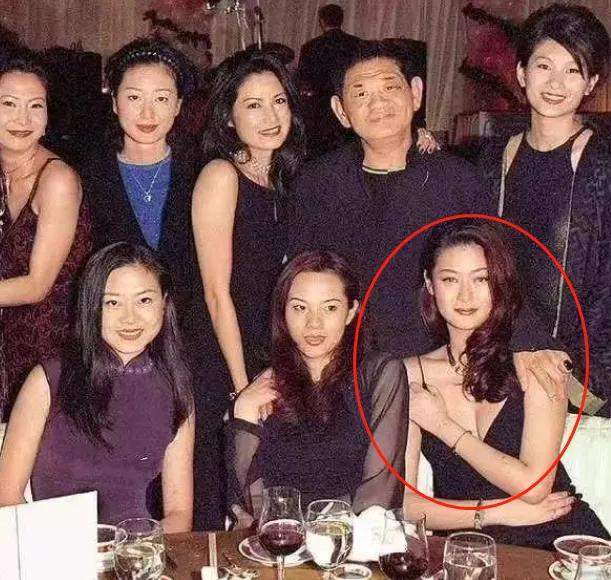 19年前她抛下满月的儿子，从24楼跳下，就算疯，