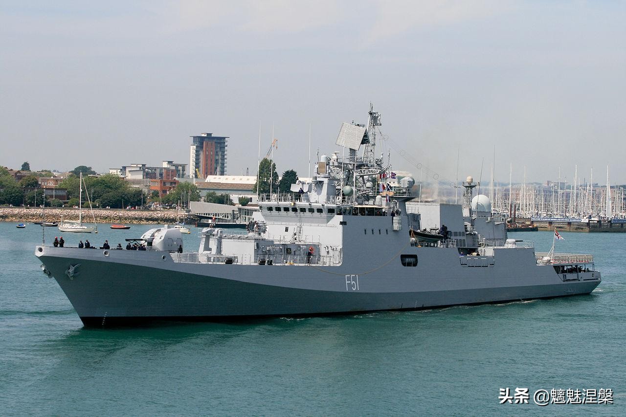为抗衡中国，印度国产航母还没服役呢？就急着建造两栖攻击舰