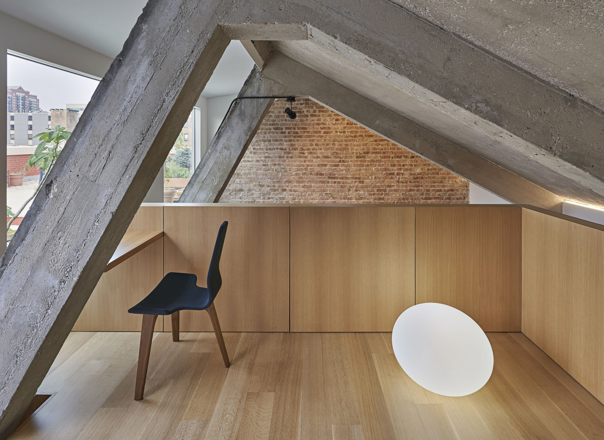 209m²工业风公寓，双层LOFT体量交错好似垂直园林