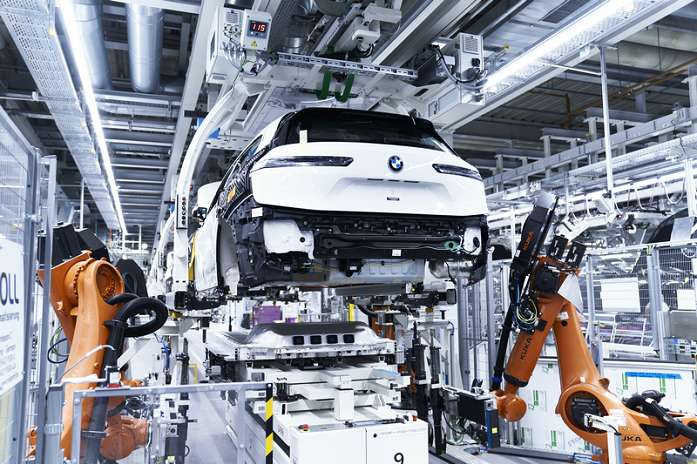 创新BMW iX已于德国丁格芬工厂正式投产 将于年内上市