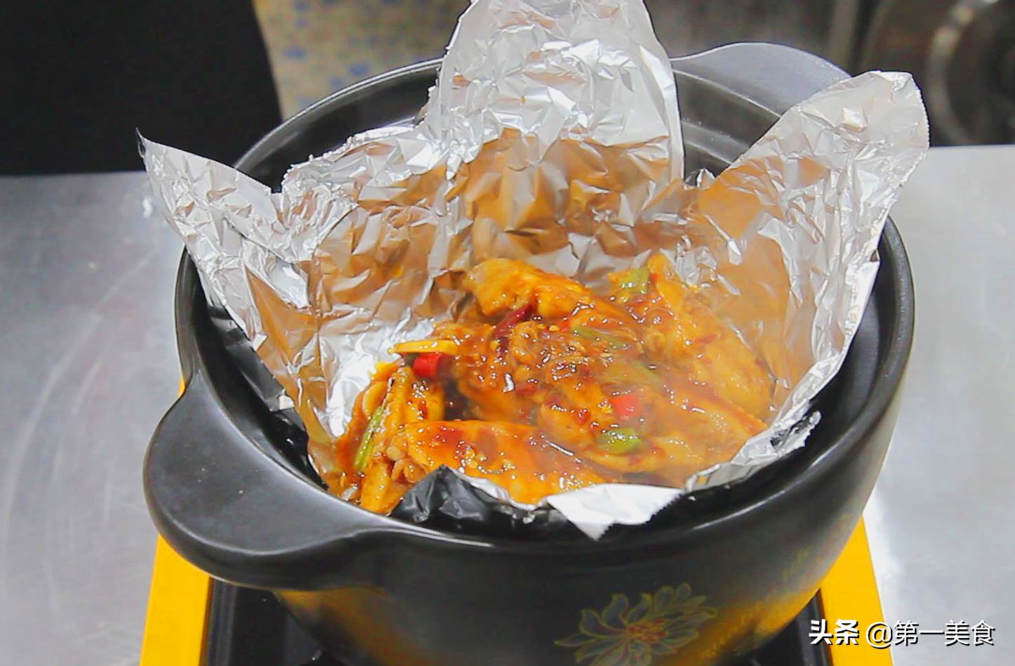 图片[14]-砂锅版的盐焗鸡翅做法 肉质鲜美 软烂入味又好吃 吃上一口满嘴-起舞食谱网