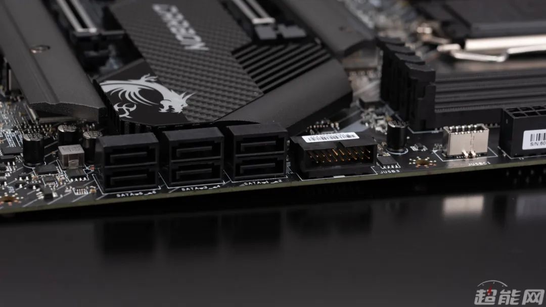微星MPG Z490 GAMING CARBON WIFI主板评测