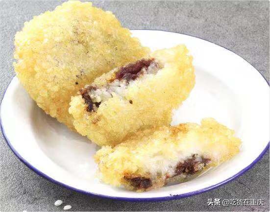 三角粑、麻圆、油钱、油茶····这家店集合了重庆最有名的小吃
