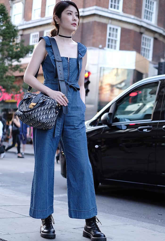 陈慧琳真够奔放，连“隐形裤”也敢穿上台，搭