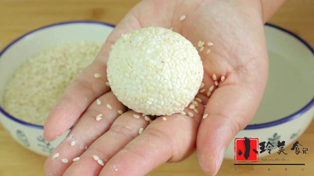 自己在家也能做糯米麻團，外酥裡糯，不開裂不回縮，童年的味道