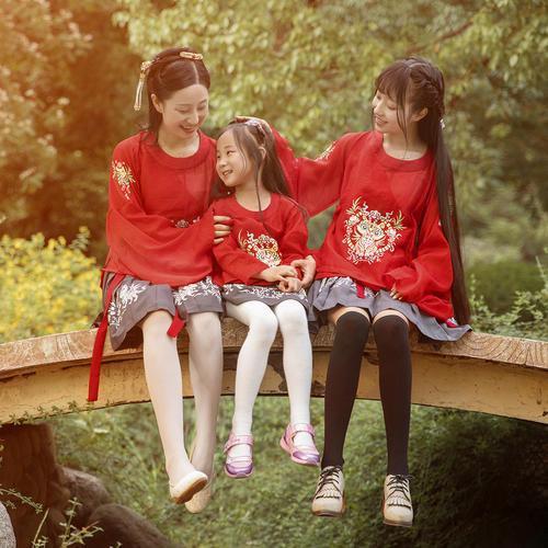 有種“遺傳”叫趙文卓，全家“共用”一張臉，網友：簡直太像了