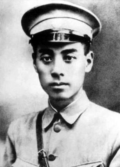 1937年，周恩来劳山遇刺，副官陈友才扮替身牺牲，死时身中20刀