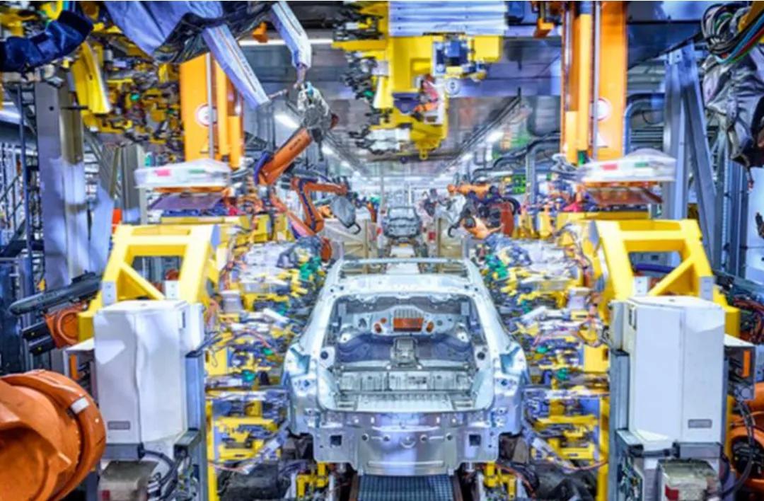 清明假期高速公路免费通行；奥迪Q4 e-tron正式投产