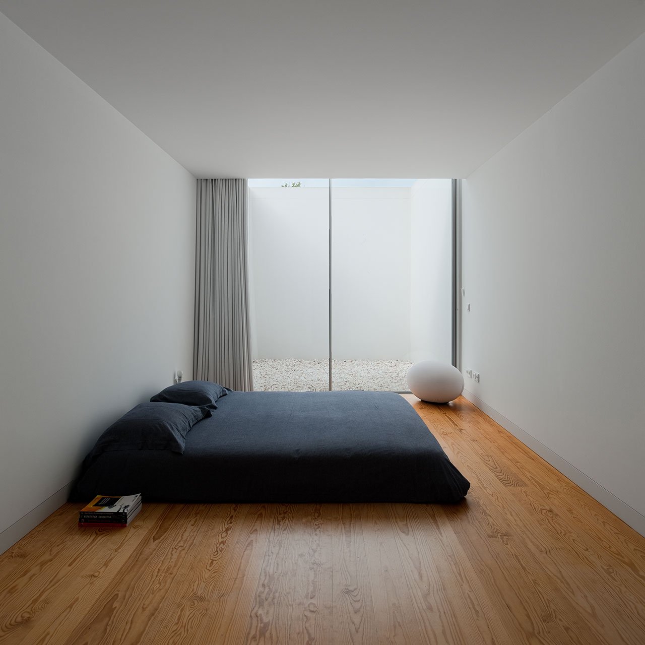 简约到极致的梦想白房子，Aires Mateus经典作品突破了时空界限