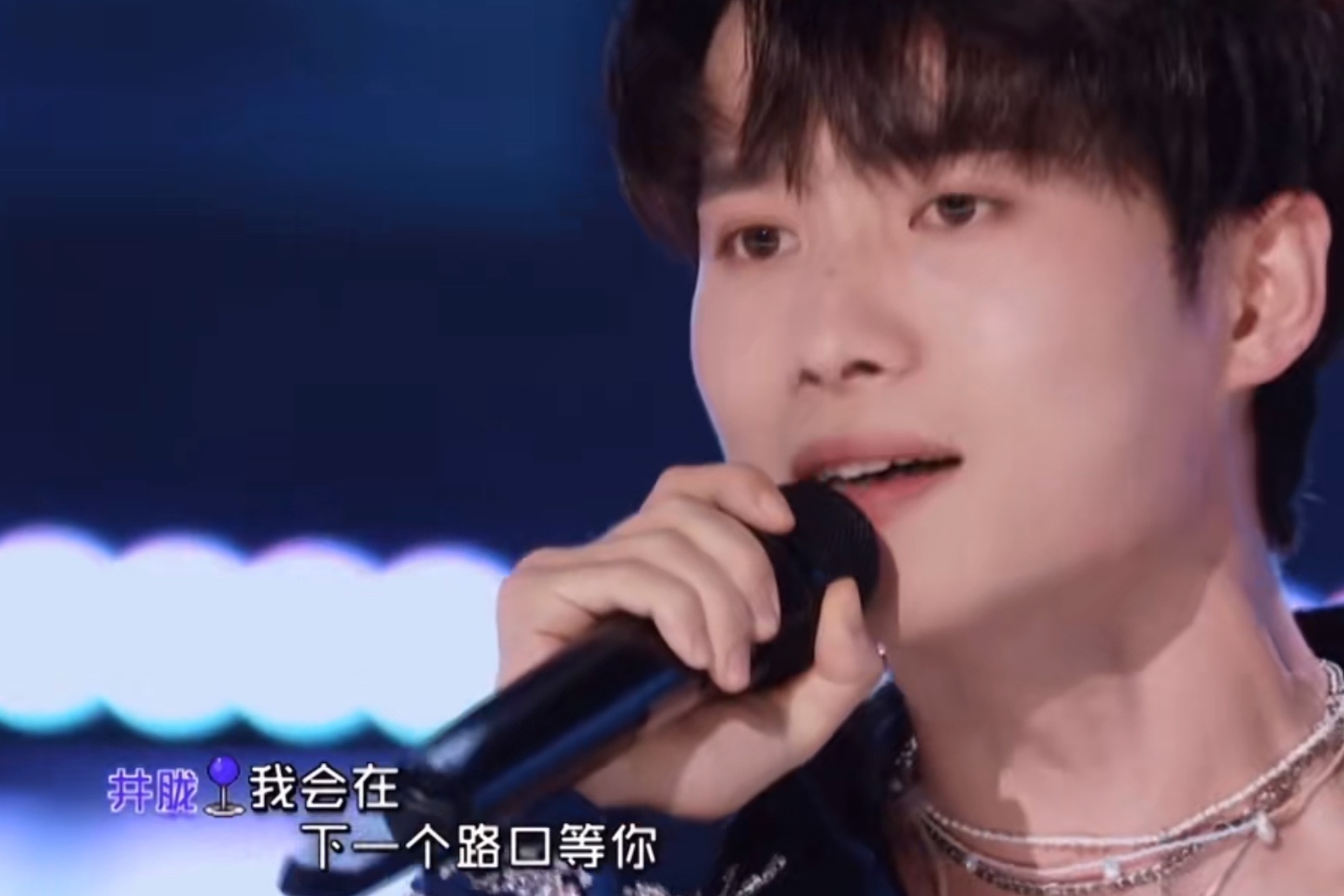 " achieve 4 " assist helps sb to fulfill his wishes more lumbar king, the arena at the beginning of the promise is spat groove, 