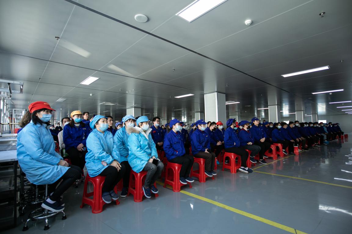 宝马和迈巴赫送哪个更豪气？喜尔康首家线上年会直播超乎想象