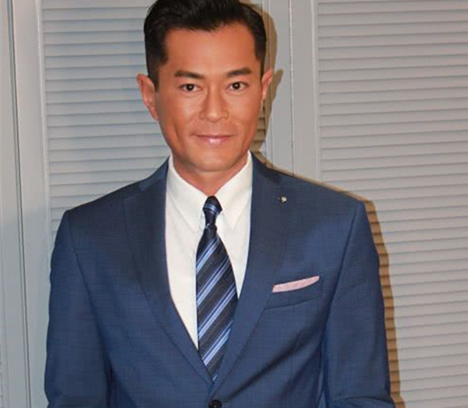 太有爱！汪明荃月饼罐内藏一叠千元现金，助男星支付患癌妻医药费