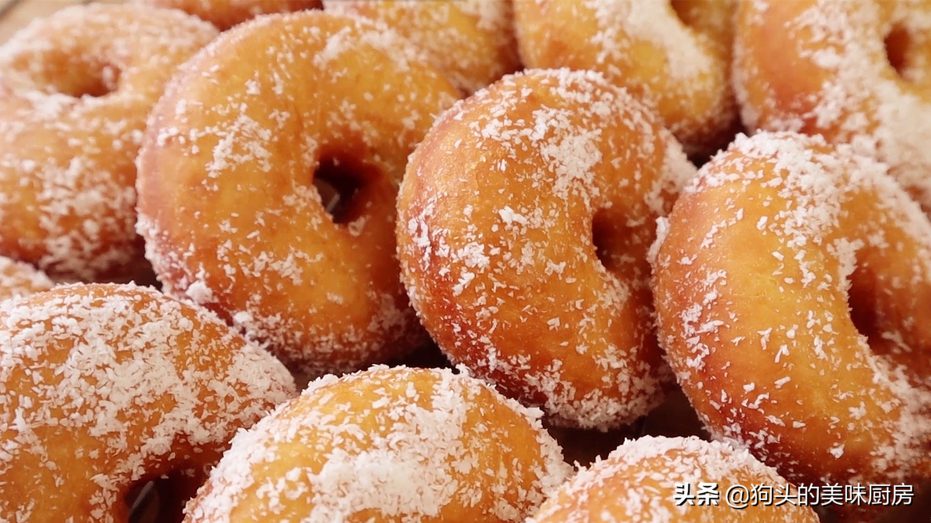 一碗麵粉，3個雞蛋，手指一戳一轉，香甜鬆軟，比買的麵包還好吃