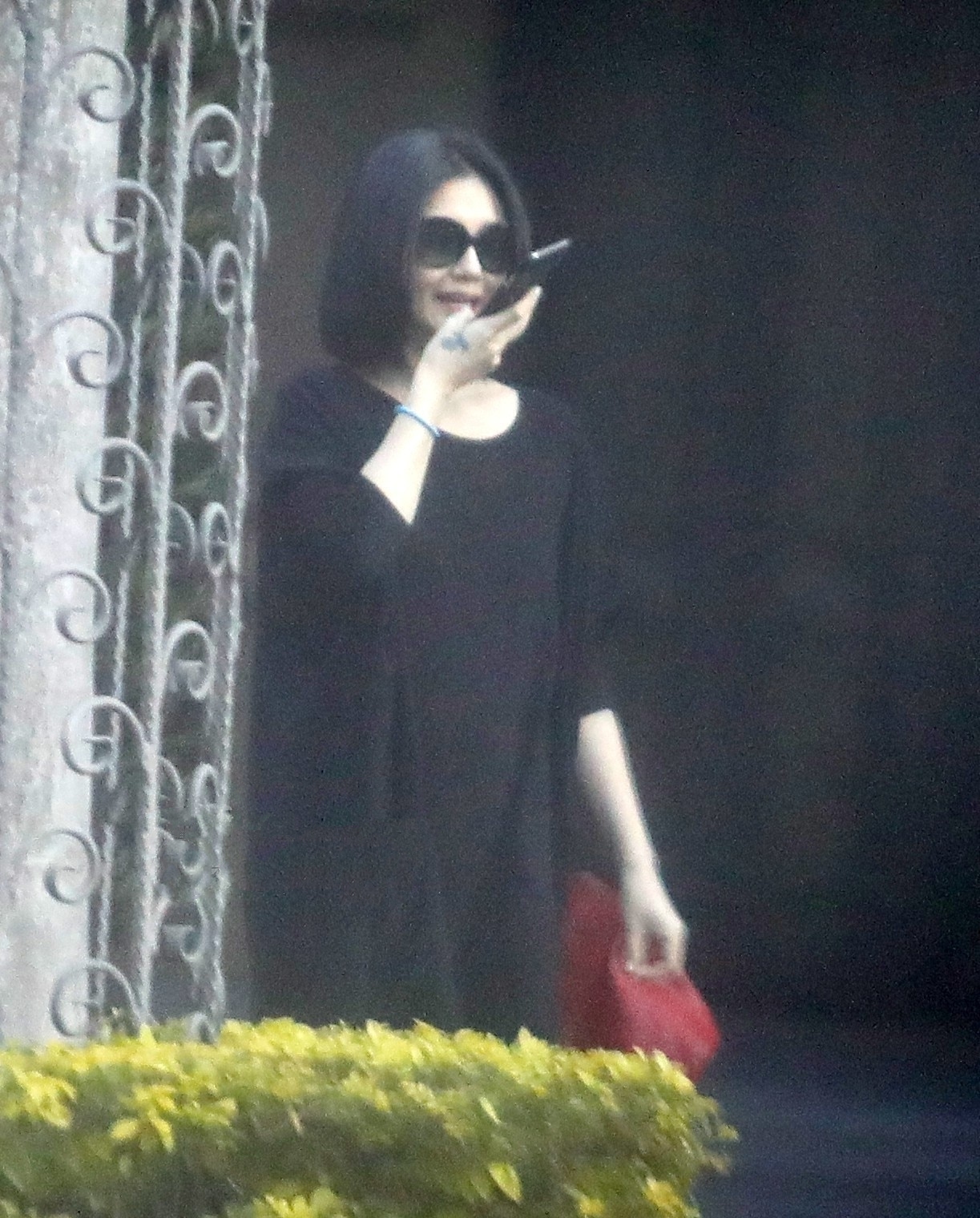 大小s久違同框，姐妹倆剪同款髮型笑容相似，越來越像雙胞胎