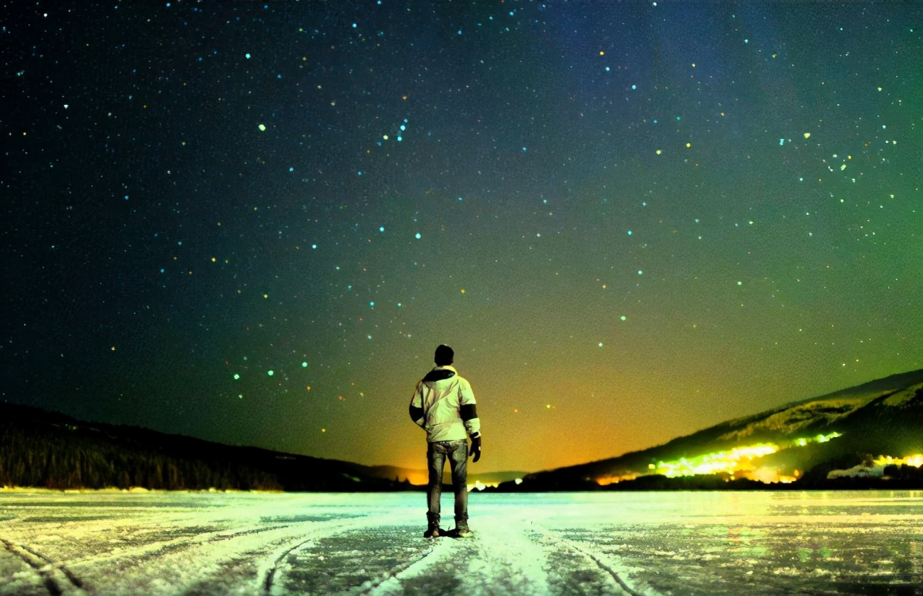 夜空是黑色不是太陽落山那麽簡單，我們現在看到的隻是之前的宇宙