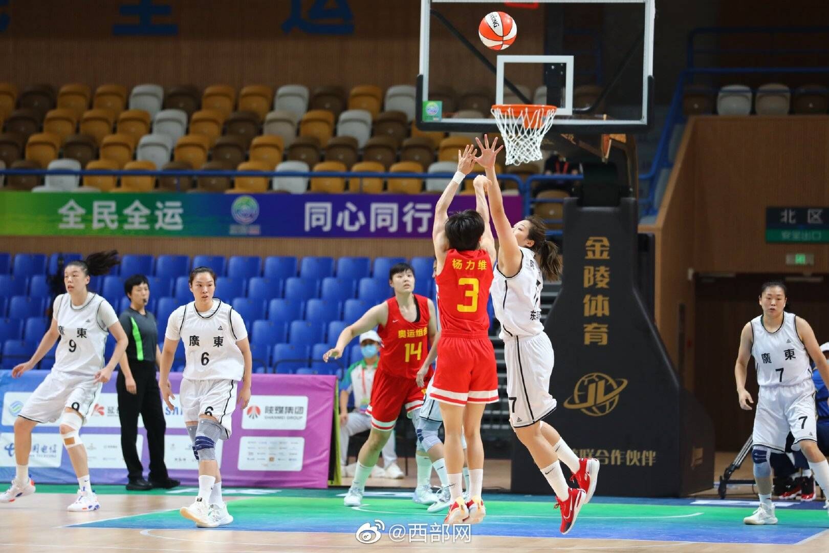 全运女篮-韩旭22+6 奥运联合队59分优势狂胜广东夺开门红