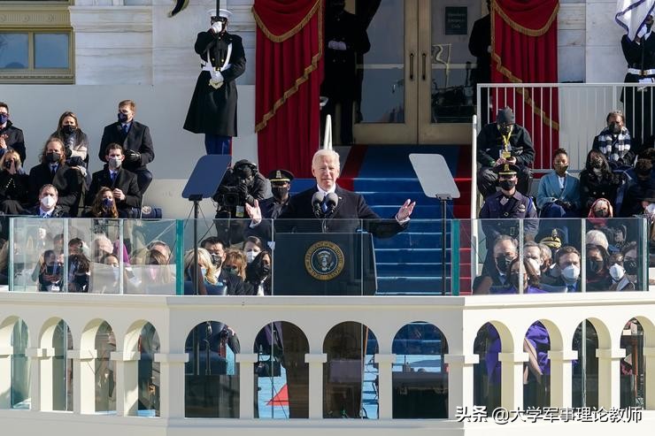 美国的印度裔，为什么总能过得风生水起？