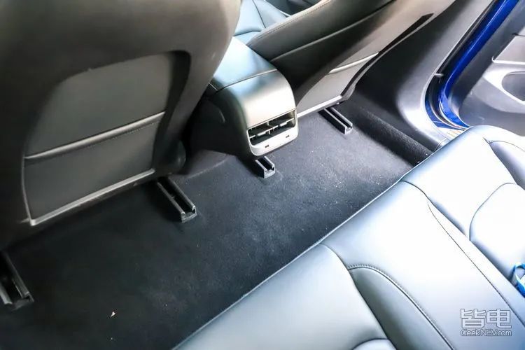 花同样的钱，买特斯拉还是买小鹏？Model 3对比P7