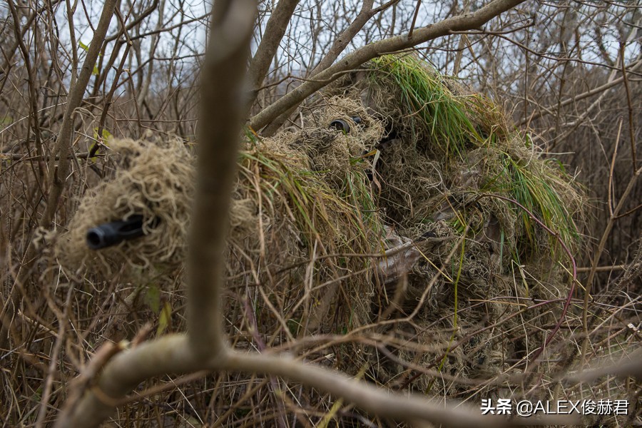 亚美尼亚特种部队狙击手山顶设伏：吉利服神马的弱爆了