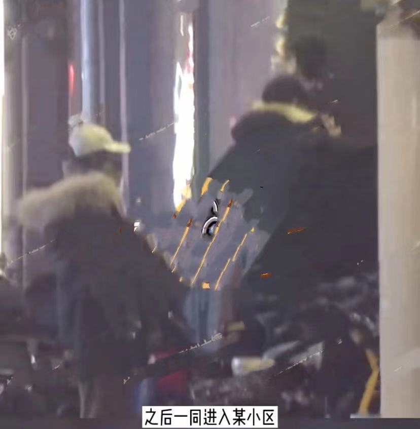 文章新恋情曝光!开百万豪车带女方出街,当众