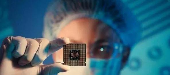 中国芯激增48%超越硅谷，外媒评价：全球“芯片工厂”即将诞生