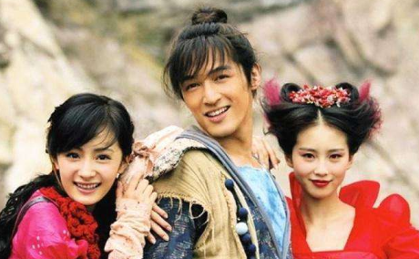 又抢女星男友？清纯玉女胡冰卿接连“翻车”，