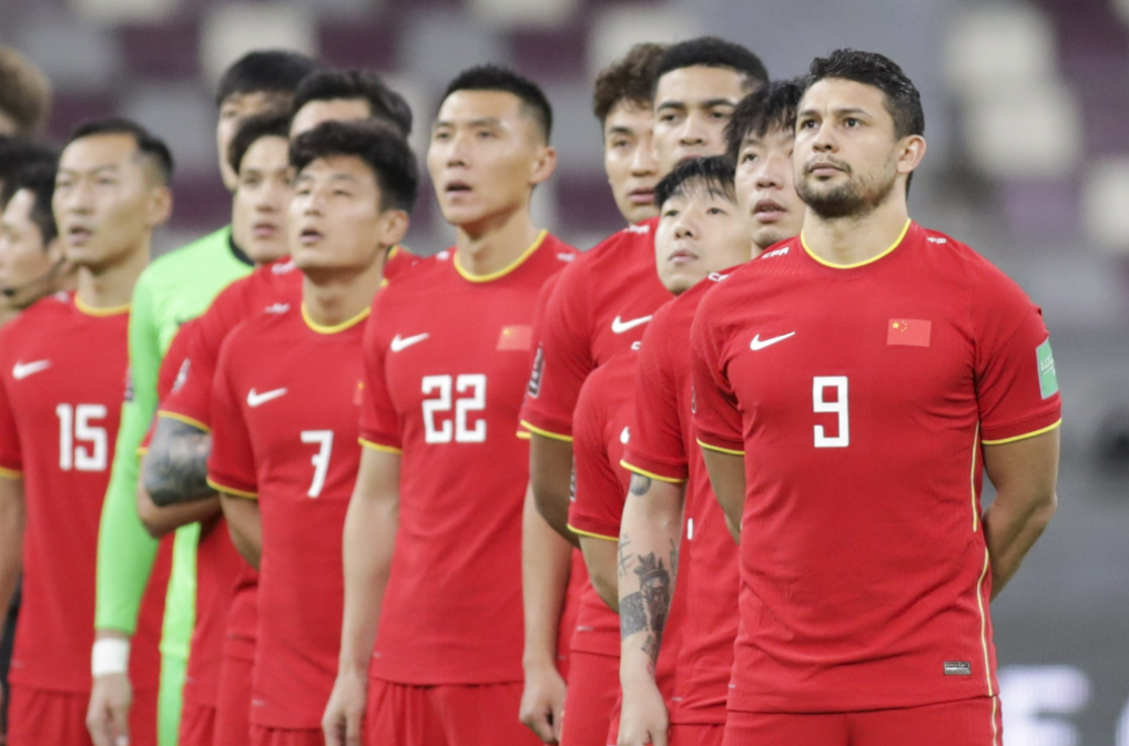 昨晚9点！曝李铁揪出国足惨败第1罪人，教练组拿出证据，铁证如山