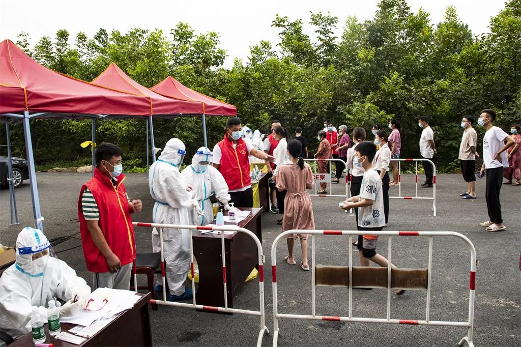 河南睢县：战“疫”一线那抹耀眼的“志愿红”