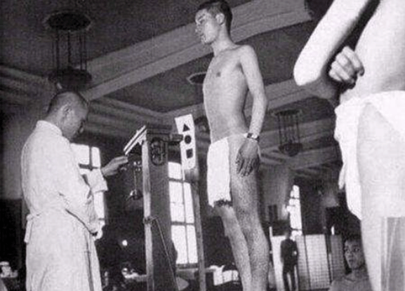 只知慰安妇，可知慰安夫？日军的慰安夫惨状，见到女兵都害怕