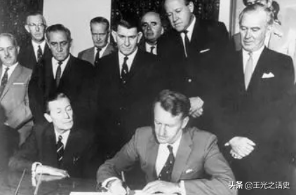 作为非洲的另一个南非，津巴布韦真的是被黑人