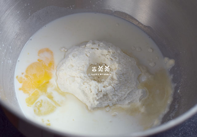 紫薯牛奶吐司的做法，省时省力，当早餐营养美味，每天多睡十分钟