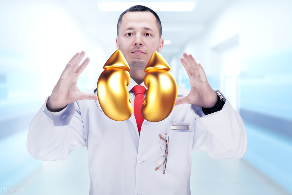 喝水後多久排尿，說明腎臟很健康？ 醫生：結合尿量判斷更可靠