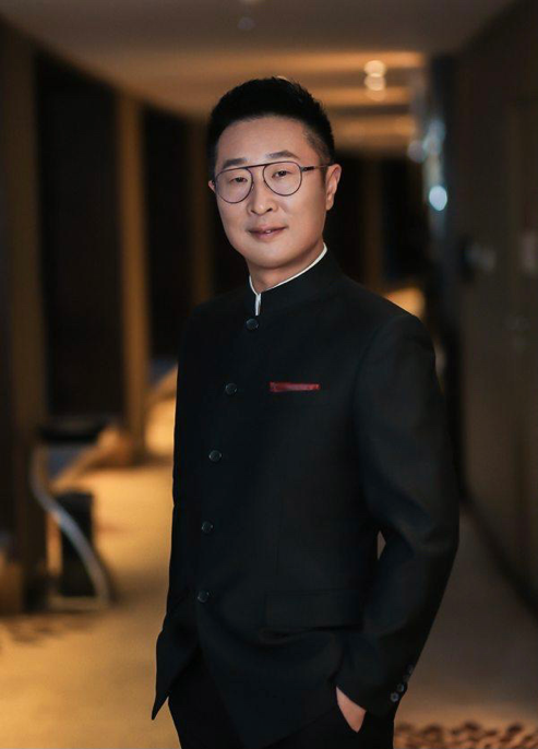 林永健10岁儿子大变样，五官长开留平头无星味，