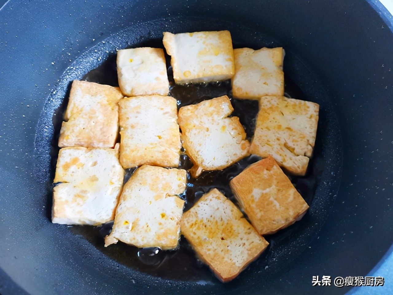 白菜炖豆腐，我家都是这样做，不加一滴水，每次上桌连汤汁都抢光-第4张图片-农百科