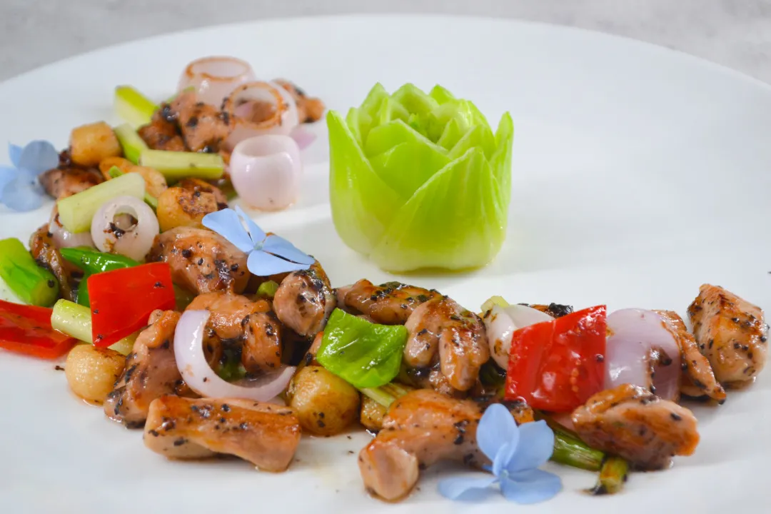 重庆解放碑皇冠假日酒店推出黄厨招牌菜