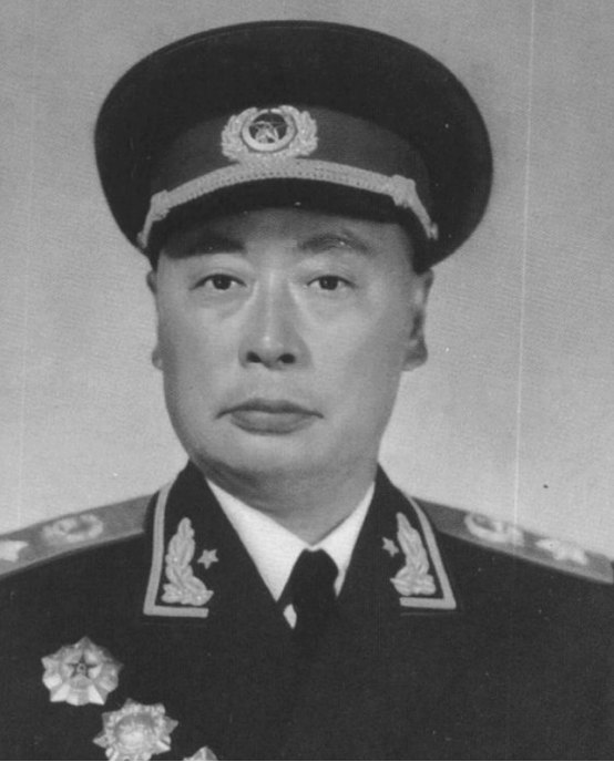 张灵甫被击毙，报告却写成“自杀”，陈毅：我们这是“骗”毛主席