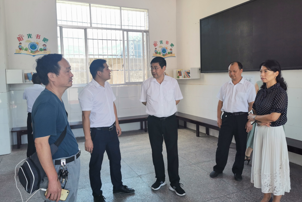 市人大常委会第一执法检查组开展义务教育“一法一办法一条例”执法检查
