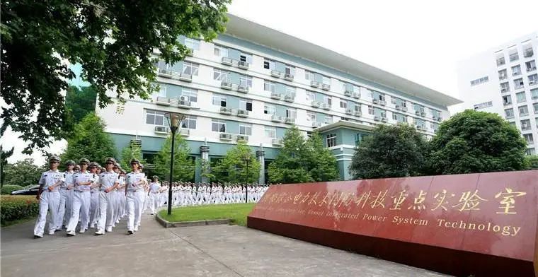 海軍工程大學(xué)李志、蘇振中 等：磁軸承復(fù)合位移傳感設(shè)計與實驗