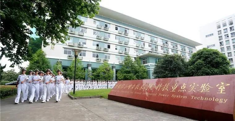 海軍工程大學李志、蘇振中 等：磁軸承復合位移傳感設計與實驗