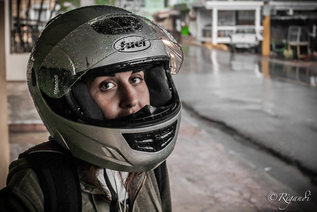 头盔火了！前两天35元，忘下单一觉醒来已109元