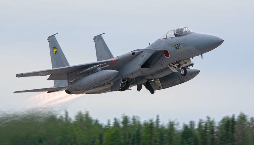 4國11艦東海叫板，解放軍戰機連續出動，日本航空自衛隊成驚弓之鳥，F15升空警戒