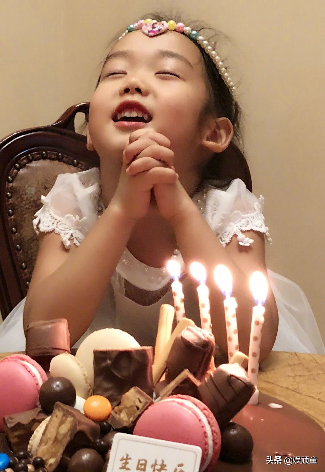 玲花分享多张女儿正面照，完美避开爸爸的长相