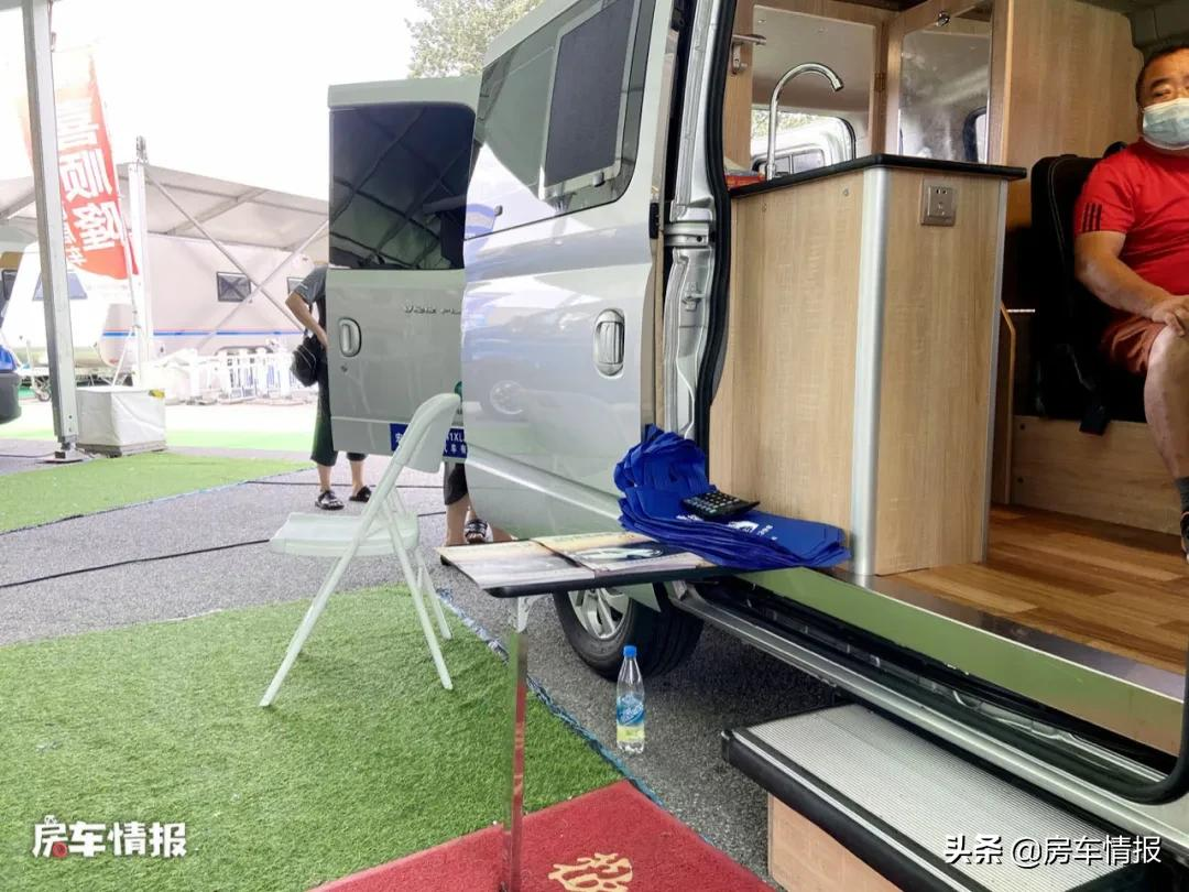 两款10万出头的热门房车,金杯海狮王挑战大通