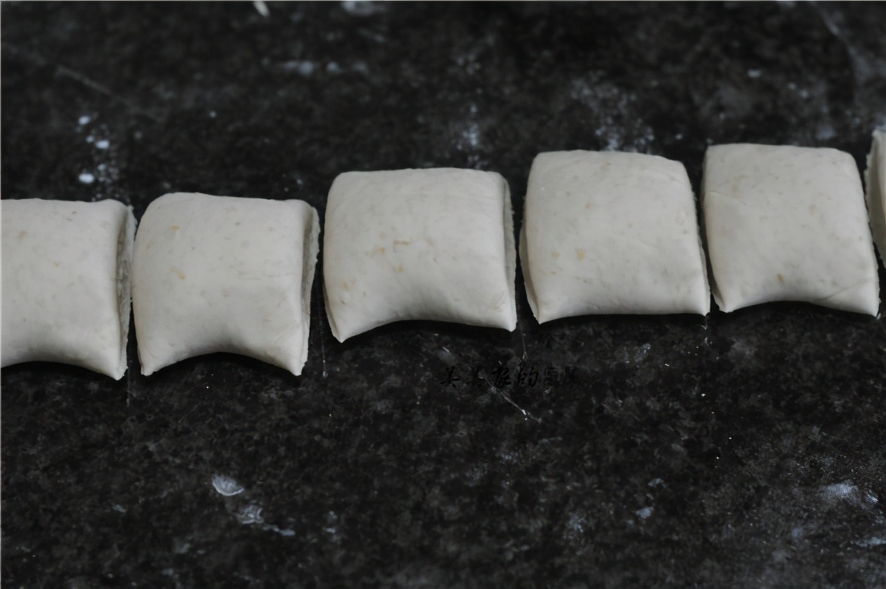 蒸饅頭別再用牛奶啦！ 新做法濃香撲鼻，吃完手留餘香！ 回味悠長