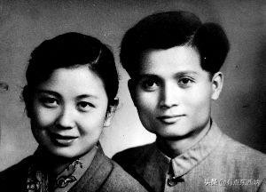 23岁未婚先孕，26岁二婚，“七仙女”严凤英3段坎