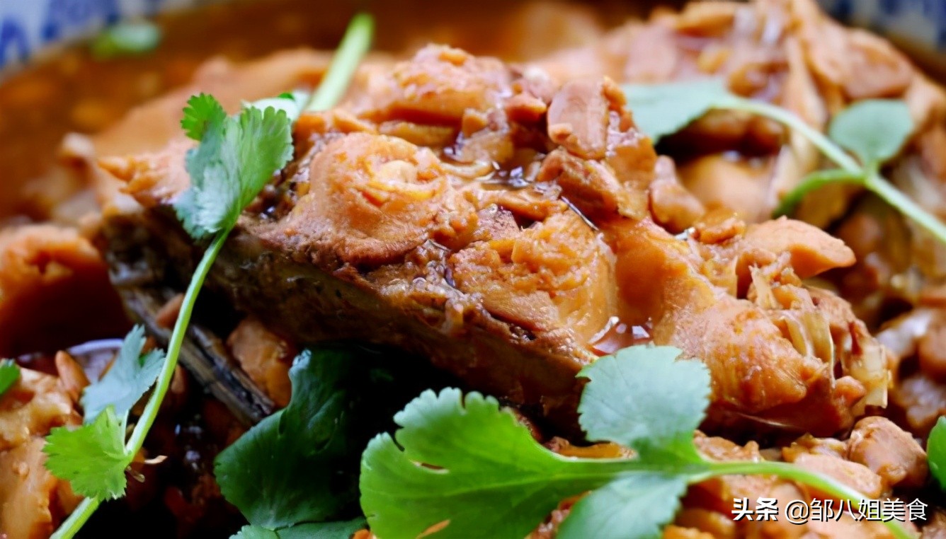 給魚(yú)去腥，不要用料酒，教您一個(gè)好方法，燉魚(yú)無(wú)腥味，鮮香十足
